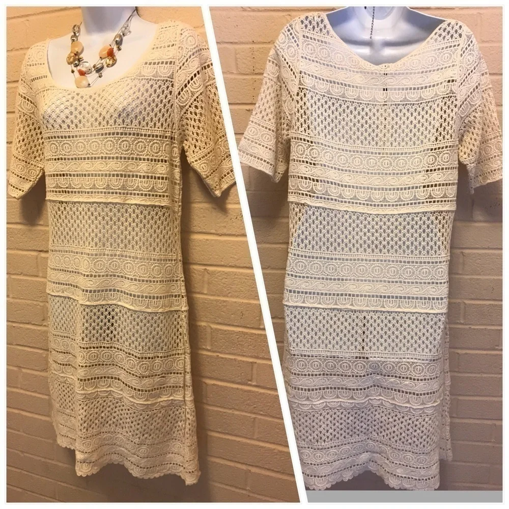 SOLITAIRE Lace Dress Size Medium - Picture 2 of 3